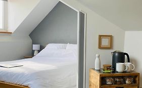 Mooredge Guest House